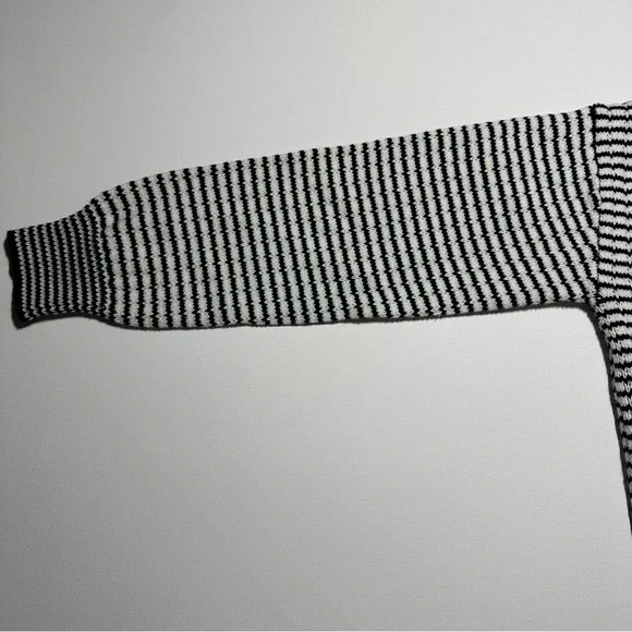 Tahari Knit V-Neck Cardigan; Black/White Stripes; Silver Accents - Women Medium - Picture 9 of 15